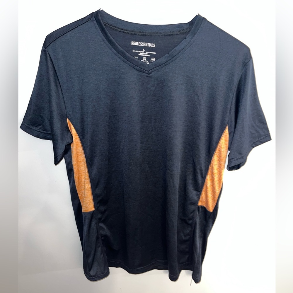 Real essentials men’s athletic T-shirt size Large